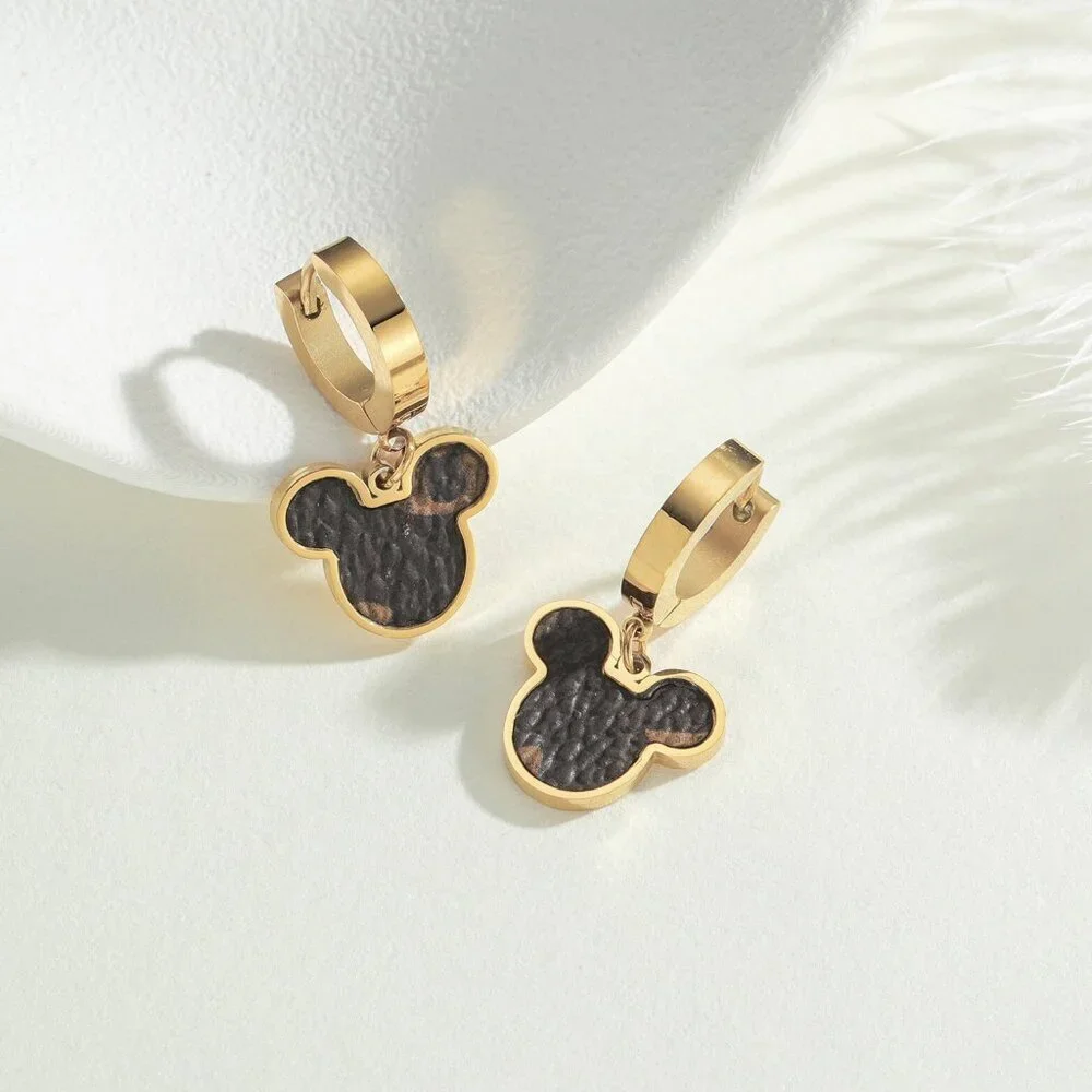 Savvy Findings gold charm
